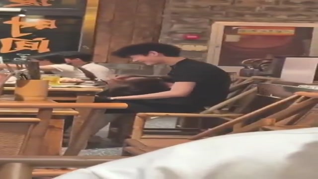 내일부턴 내 옆자리에 이런 화끈한 여자를 앉힐 거야