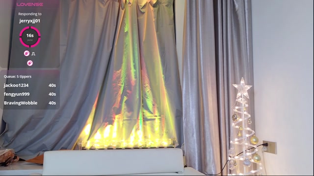 女神が力強くカムバック [キキ--2025] 紫色のストッキングを履いた看護師がビーズを噴射しながらかき混ぜながらオーラ…