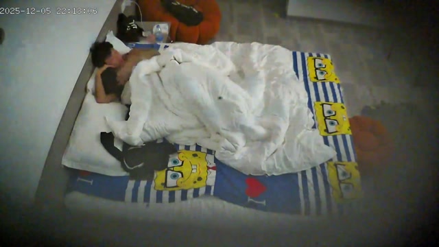 12月6日に新たに流出したホテルの写真❤️ 若いカップル、「白月光」の美女は哀れにも彼氏が射精したくてたまらなくなり、何…