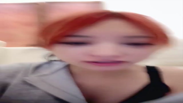 比類のない美しさ、魅力的でセクシーなボディを備えた、赤毛の元気な若い女性[シャオウェイはお腹がすいている]が、誘惑的なヌ…