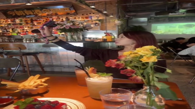 出会い系サイトのトップグル、「深圳一の愛情（Gdsqx）」は、実に対照的だ。慎み深く純真な彼女を見ていると、一体どれだけ…