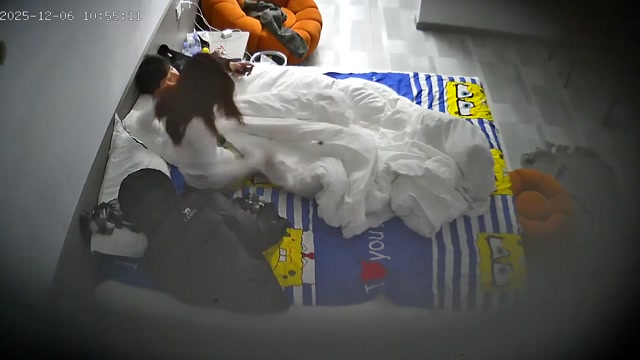 12月6日に新たに流出したホテルの写真❤️ 若いカップル、「白月光」の美女は哀れにも彼氏が射精したくてたまらなくなり、何…