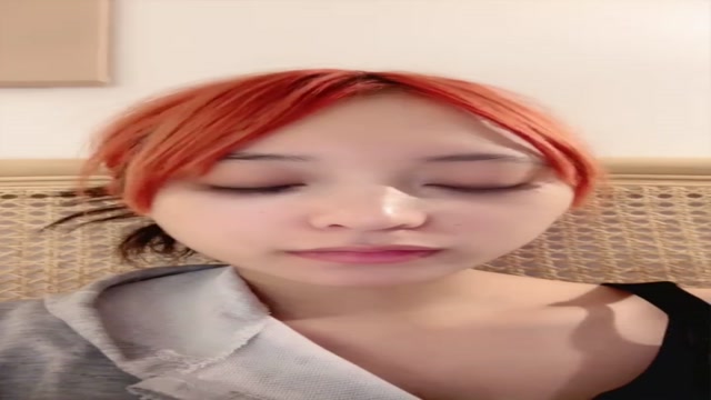 比類のない美しさ、魅力的でセクシーなボディを備えた、赤毛の元気な若い女性[シャオウェイはお腹がすいている]が、誘惑的なヌ…