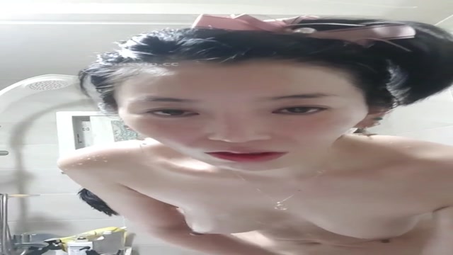 욕실에서 잘 어울리는 골때리는 부부