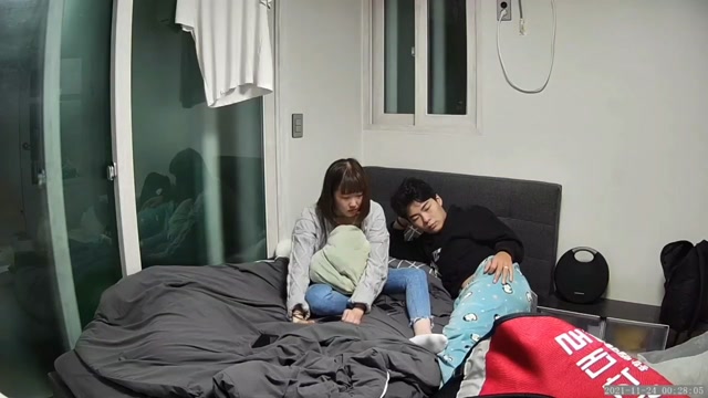 IP라는 젊은 부부가 작은 집에 살았습니다     (1)