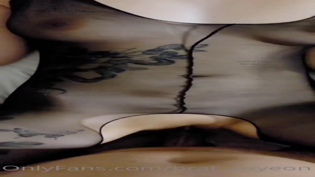 브랫수연_게임 중 노포대물오럴 섹스 [온팬]