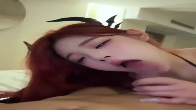 오지게 빨아대는 코스프레 미녀